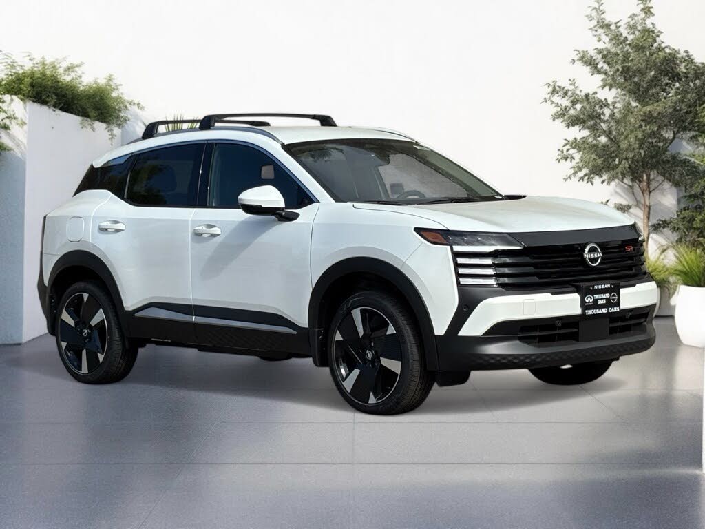 2025 Nissan Kicks SR FWD