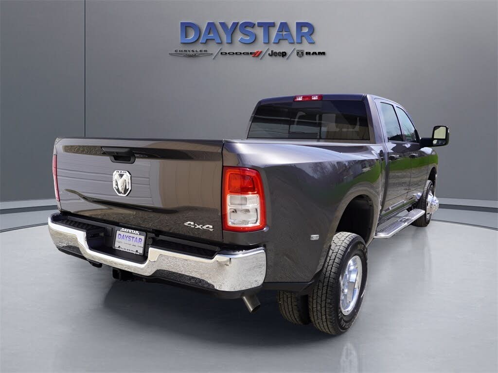 2024 RAM 3500 Tradesman Crew Cab LB DRW 4WD