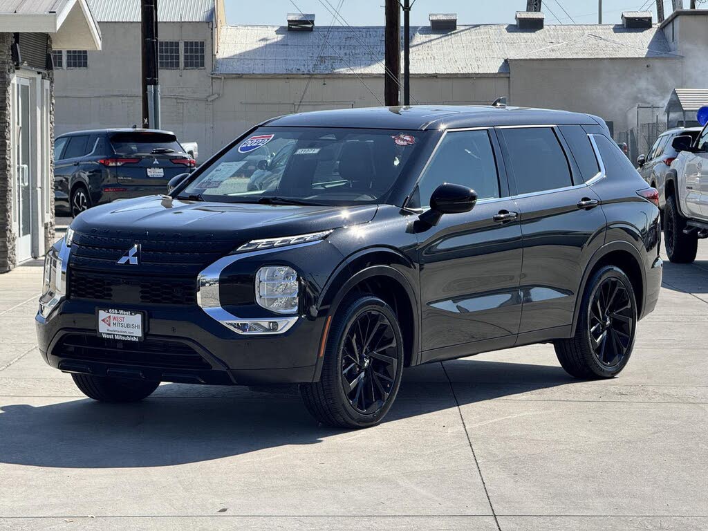 2022 Mitsubishi Outlander Black Edition FWD