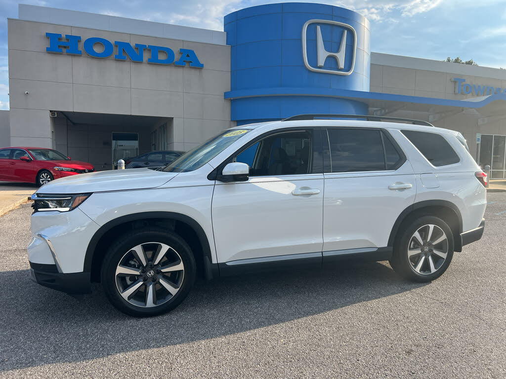 2025 Honda Pilot Touring FWD