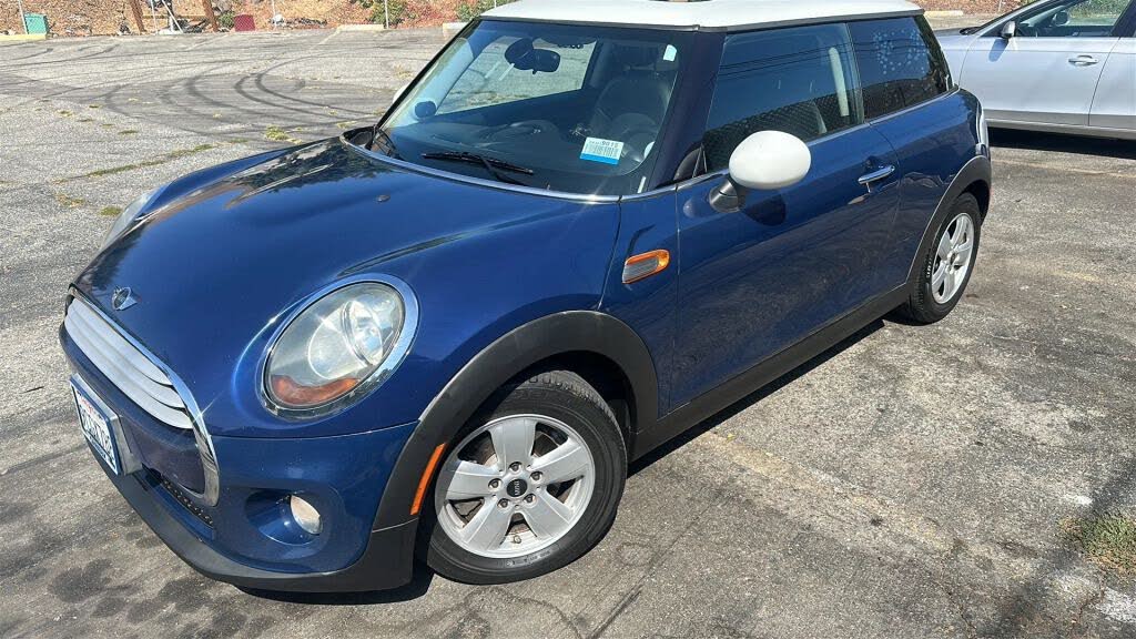 2015 MINI Cooper 2-Door Hatchback FWD