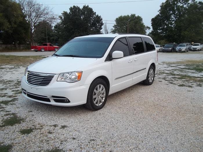 2016 Chrysler Town & Country Touring FWD