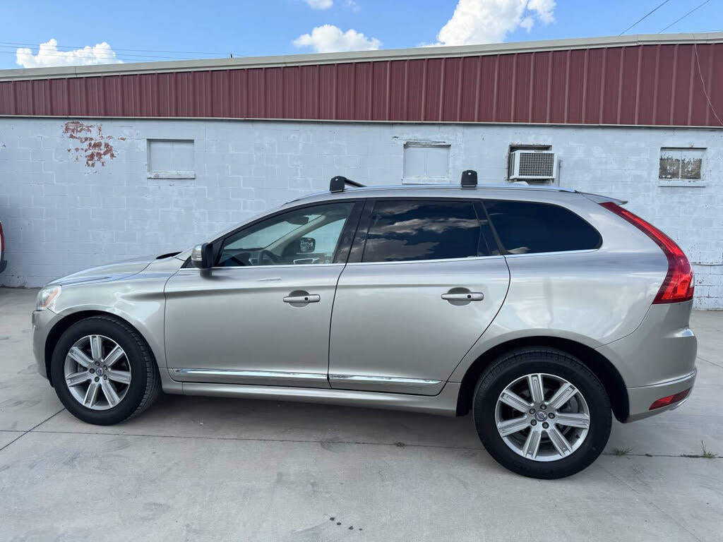 2016 Volvo XC60 T6 Drive-E FWD
