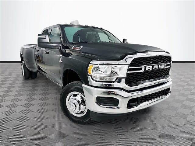 2024 RAM 3500 Tradesman Crew Cab LB DRW 4WD