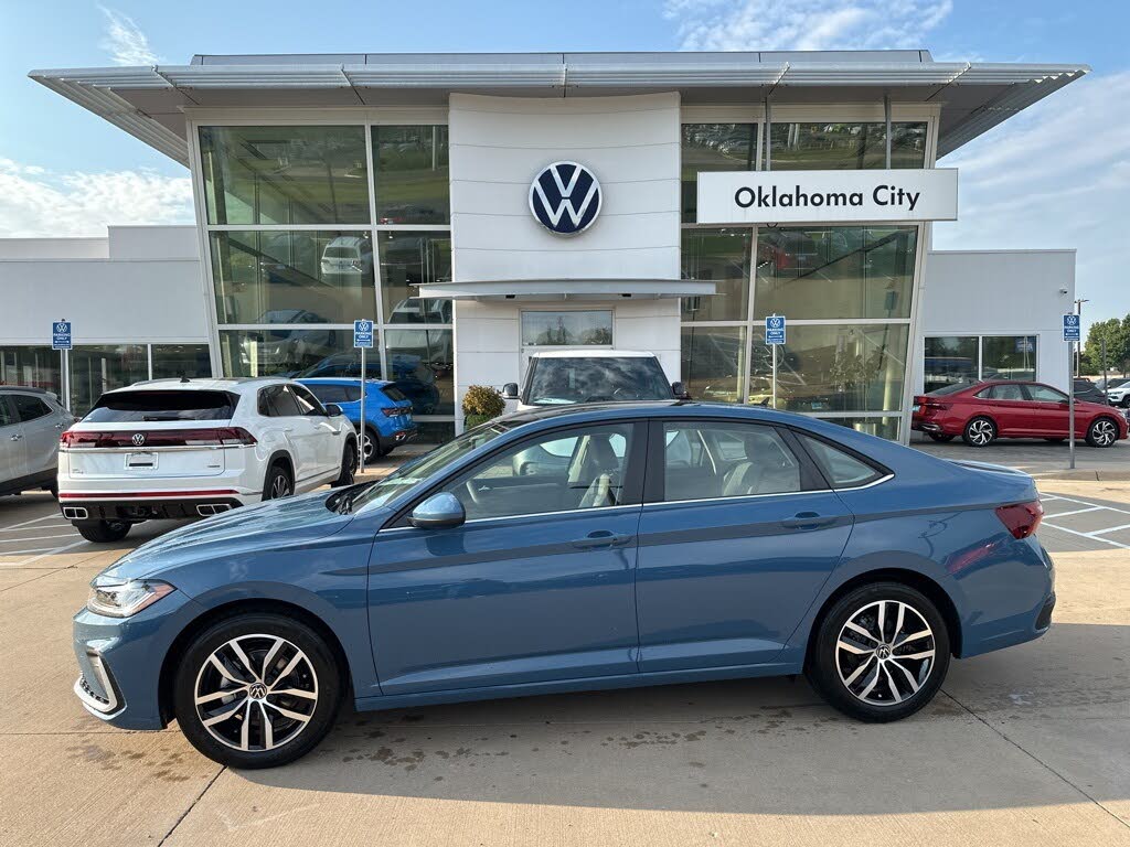 2025 Volkswagen Jetta SE FWD