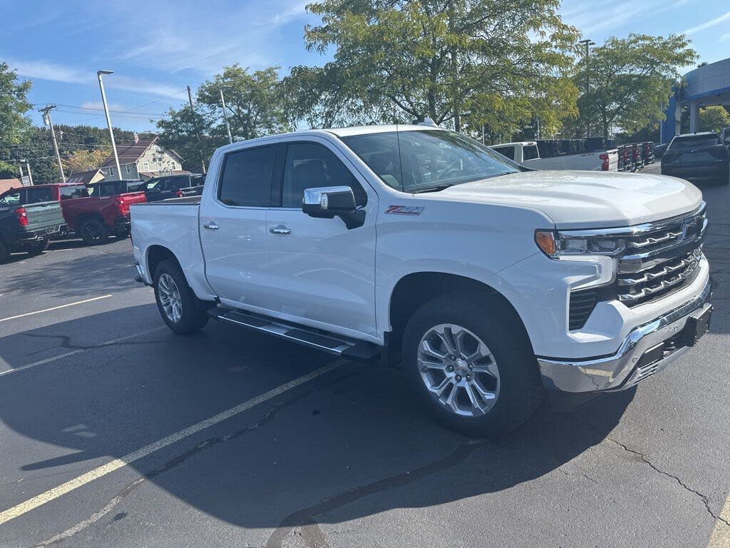 2026 Chevrolet Silverado 1500 LTZ Crew Cab 4WD