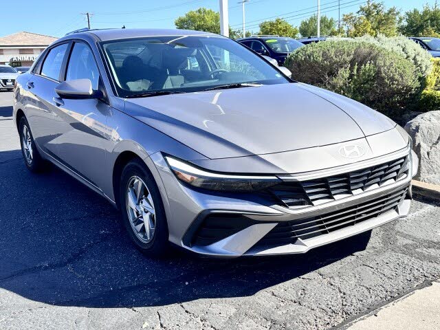 2024 Hyundai Elantra SE FWD