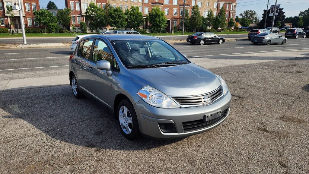 2011 Nissan Versa 1.8 S Hatchback