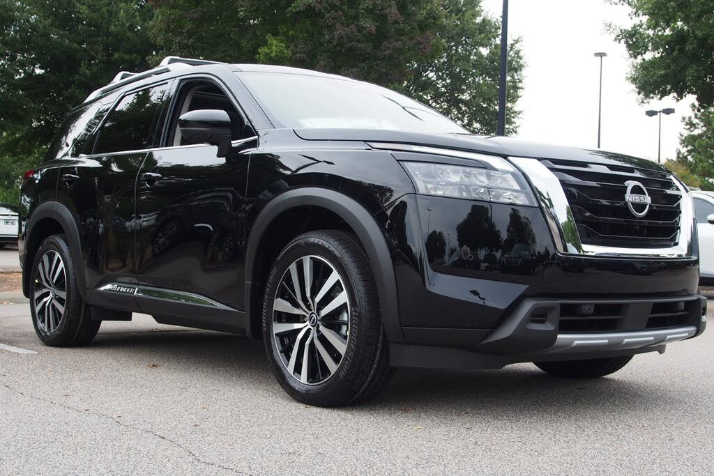2025 Nissan Pathfinder Platinum 4WD