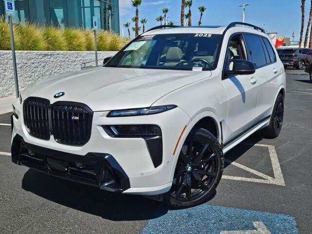 2025 BMW X7 M60i AWD