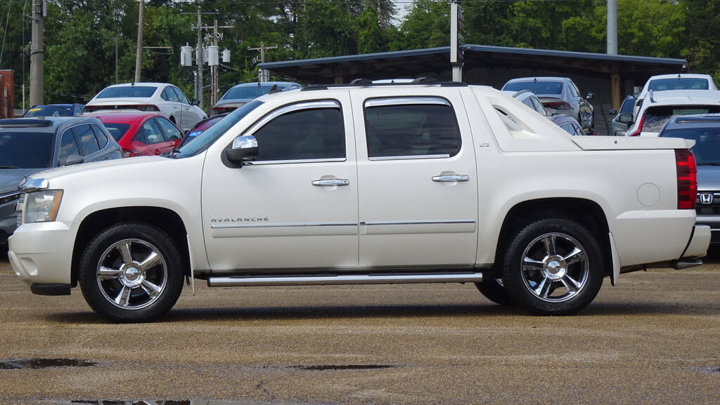 2012 Chevrolet Avalanche LTZ RWD
