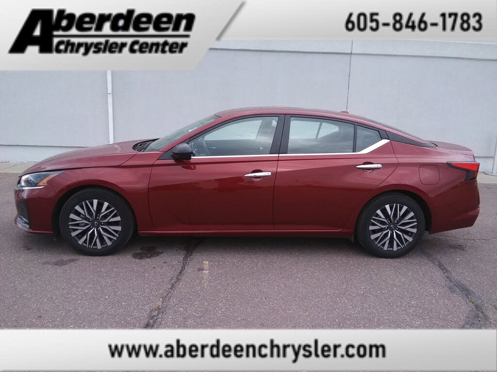 2024 Nissan Altima 2.5 SV FWD