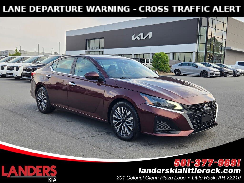 2023 Nissan Altima 2.5 SV FWD