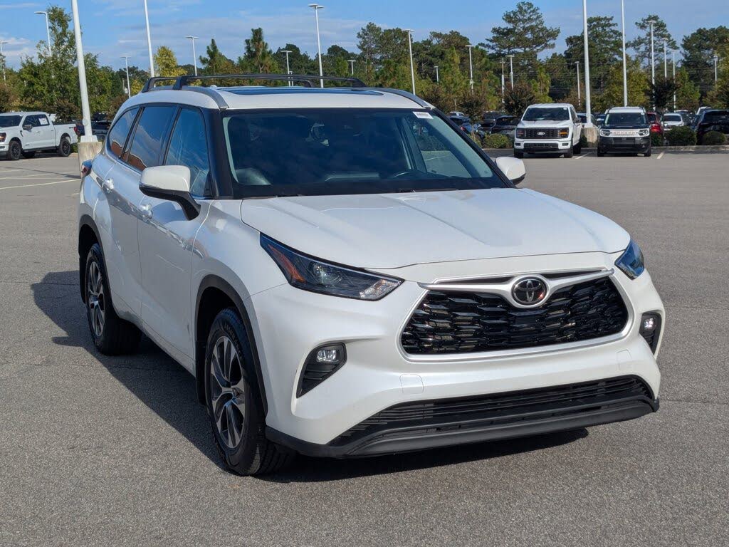2022 Toyota Highlander XLE AWD