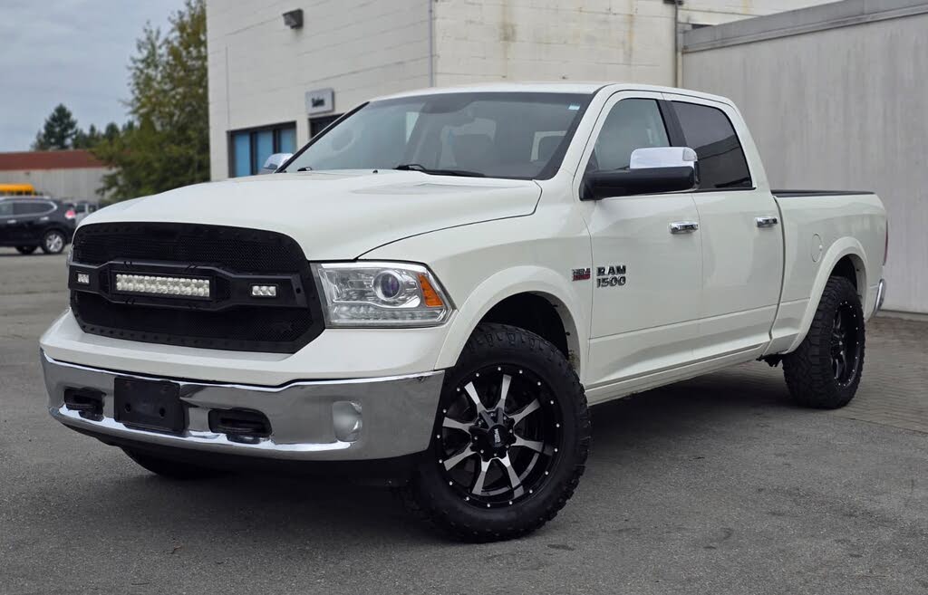 2017 RAM 1500 Laramie Crew Cab 4WD