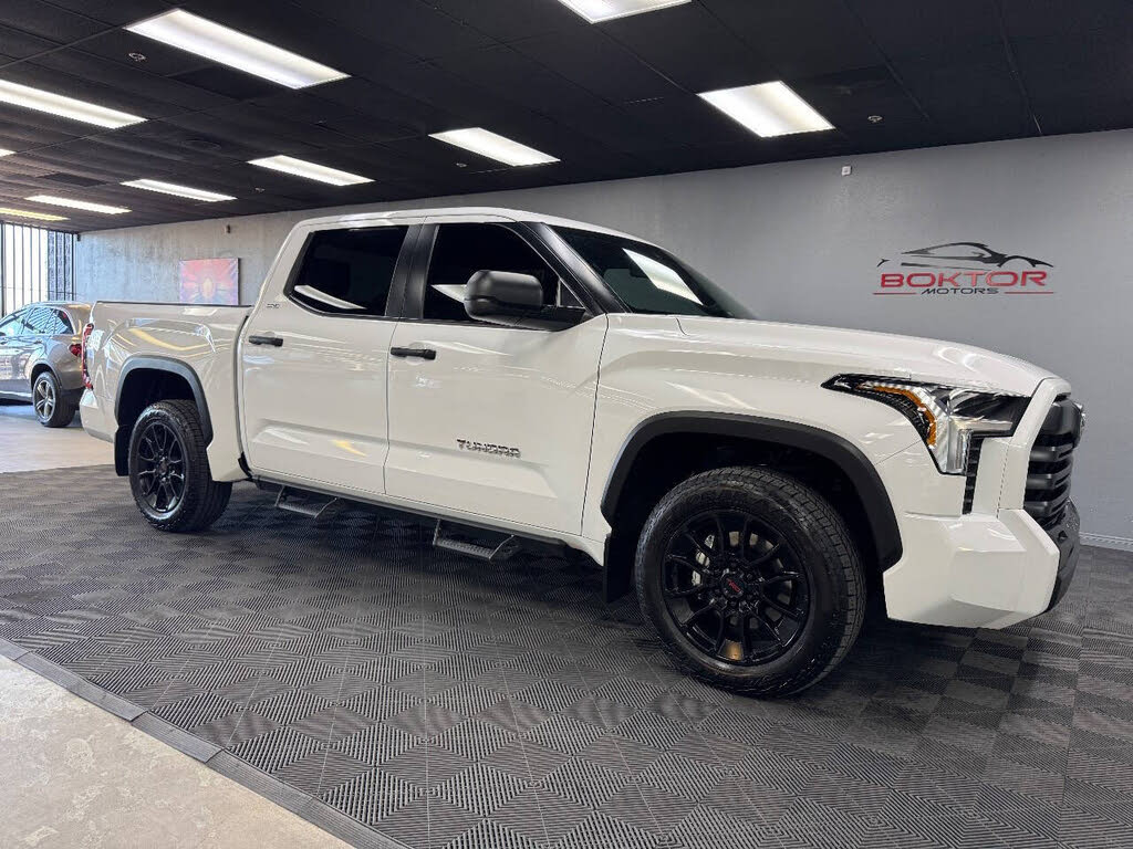 2025 Toyota Tundra SR5 CrewMax Cab RWD