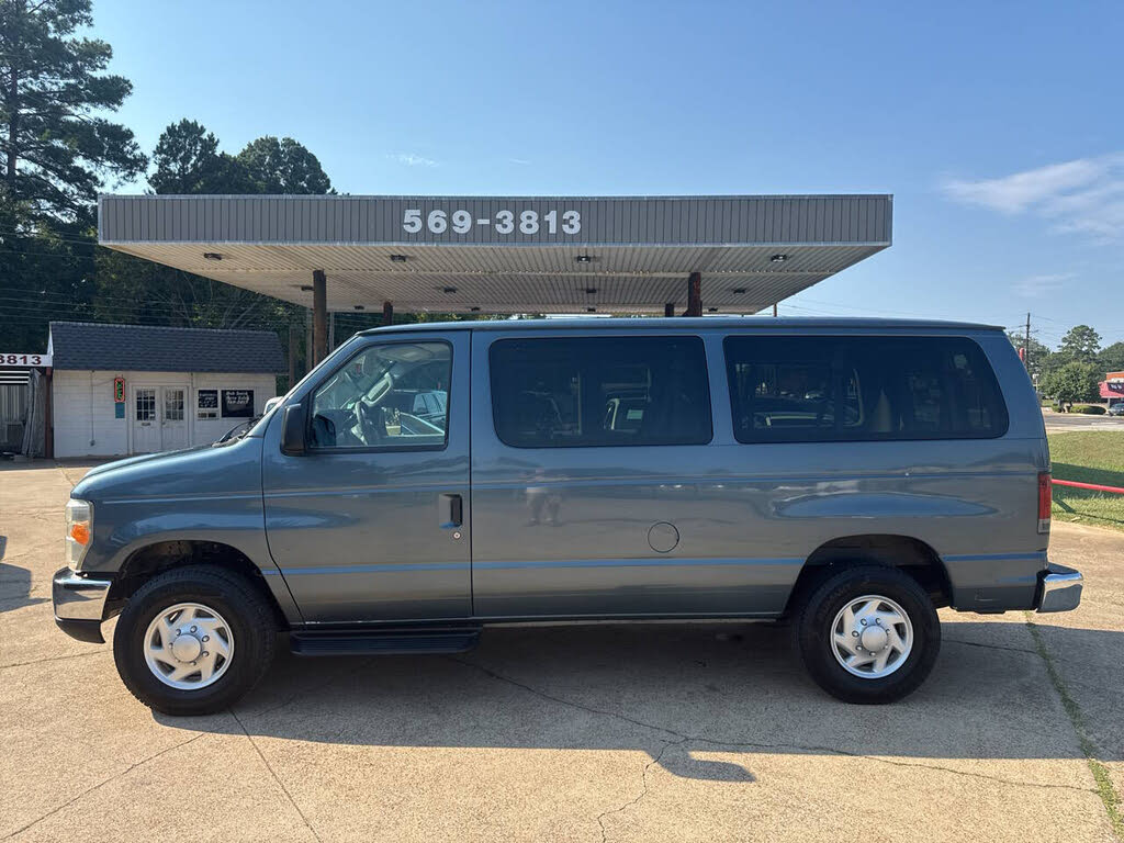 2012 Ford E-Series E-350 XLT Super Duty Passenger Van