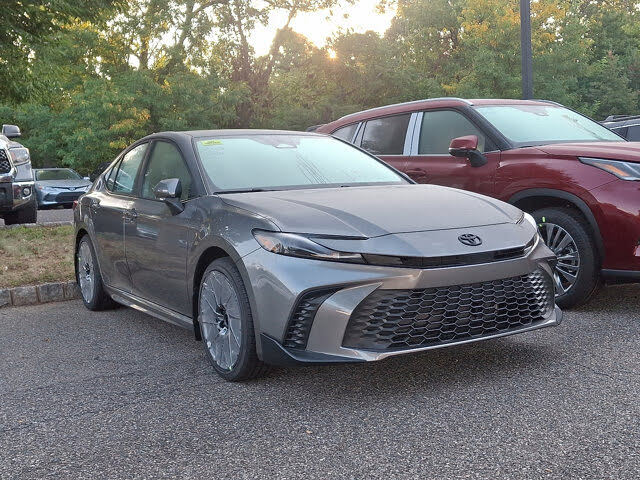 2026 Toyota Camry SE FWD