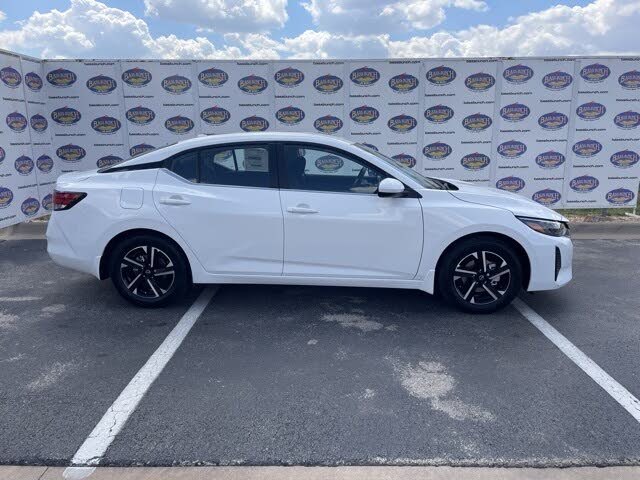 2025 Nissan Sentra SV FWD