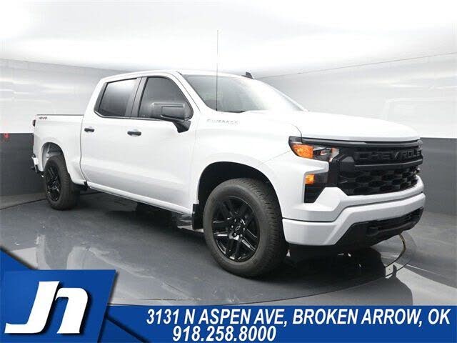 2025 Chevrolet Silverado 1500 Custom Crew Cab 4WD