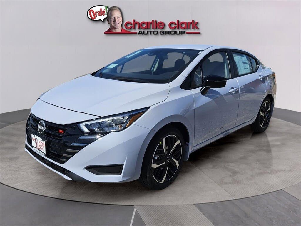 2025 Nissan Versa SR FWD