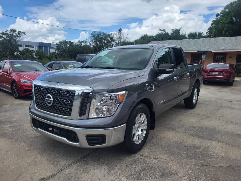 2017 Nissan Titan SV Crew Cab