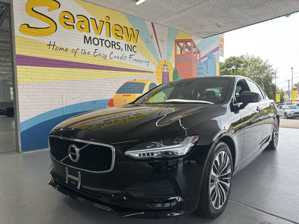 2020 Volvo S90 T6 Momentum AWD
