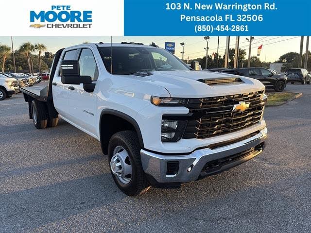 2025 Chevrolet Silverado 3500HD Chassis Work Truck Crew Cab 4WD