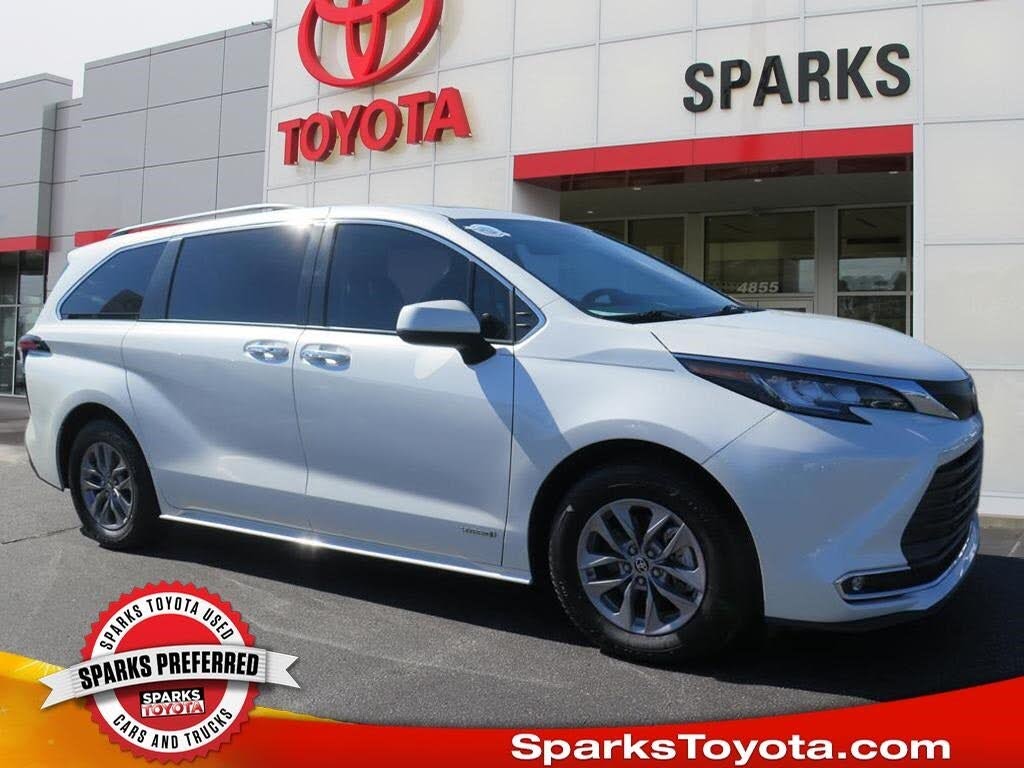 2021 Toyota Sienna XLE 7-Passenger AWD