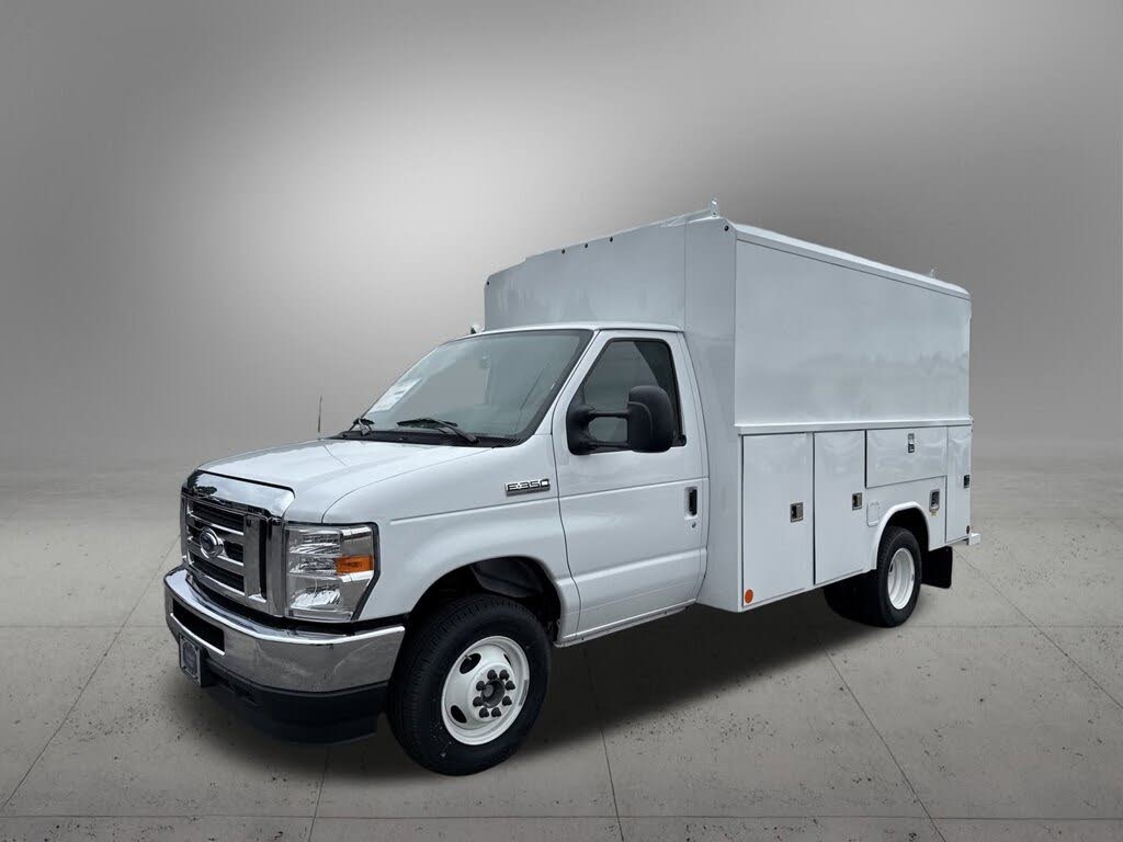 2025 Ford E-Series Chassis E-350 SD Cutaway SB RWD