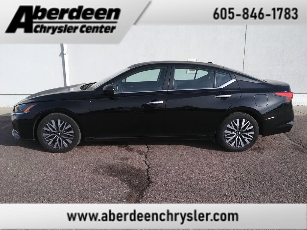 2024 Nissan Altima 2.5 SV FWD