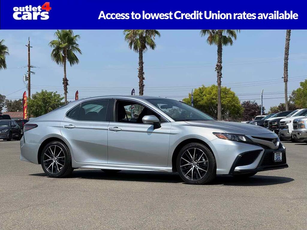 2022 Toyota Camry SE FWD