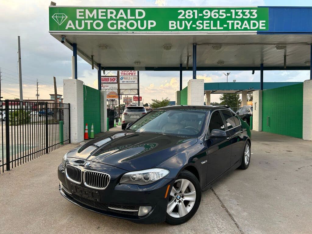 2013 BMW 5 Series 528i Sedan RWD