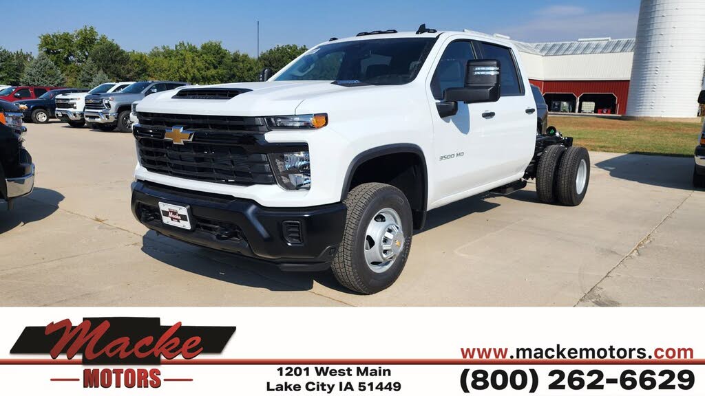 2026 Chevrolet Silverado 3500HD Chassis Work Truck Crew Cab 4WD