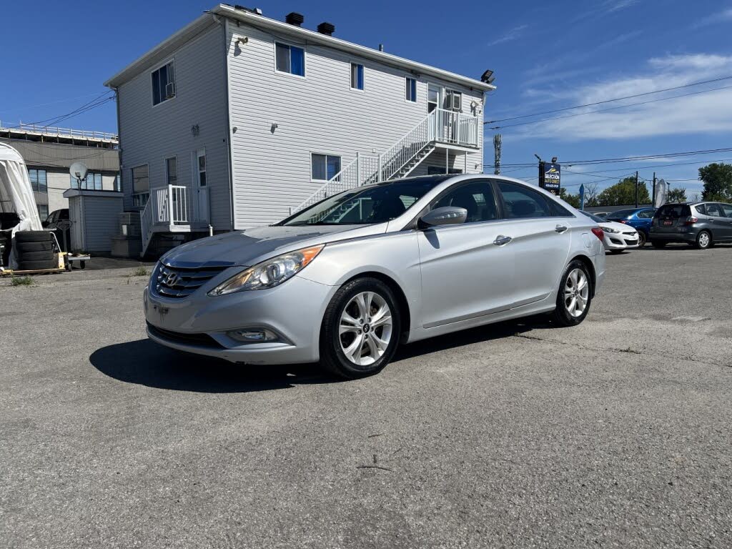 Hyundai Sonata SE FWD 2012