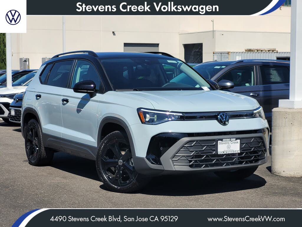 2025 Volkswagen Taos SE Black 4Motion