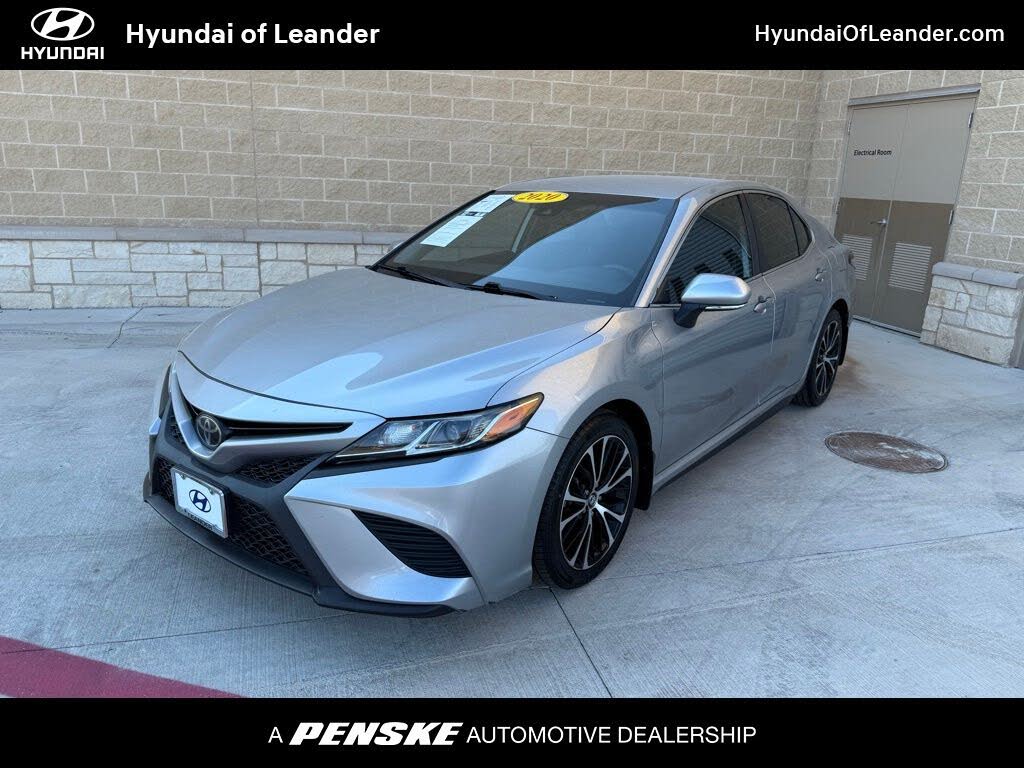 2020 Toyota Camry SE FWD