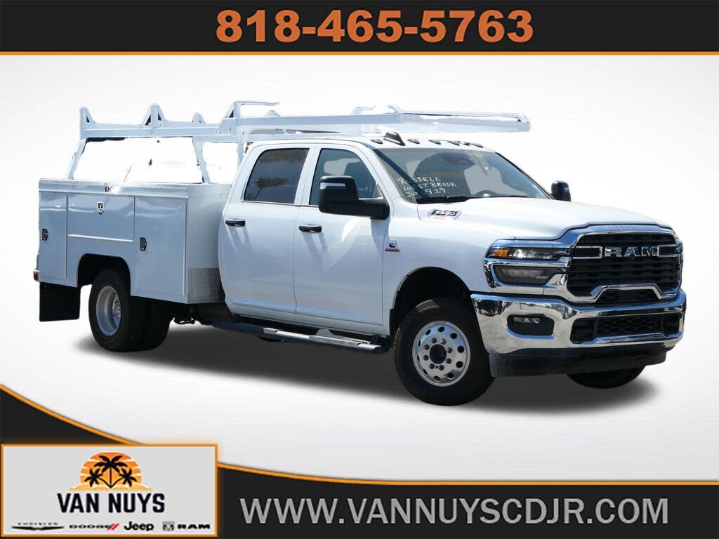 2026 RAM 3500 Chassis Tradesman Crew Cab LB DRW RWD