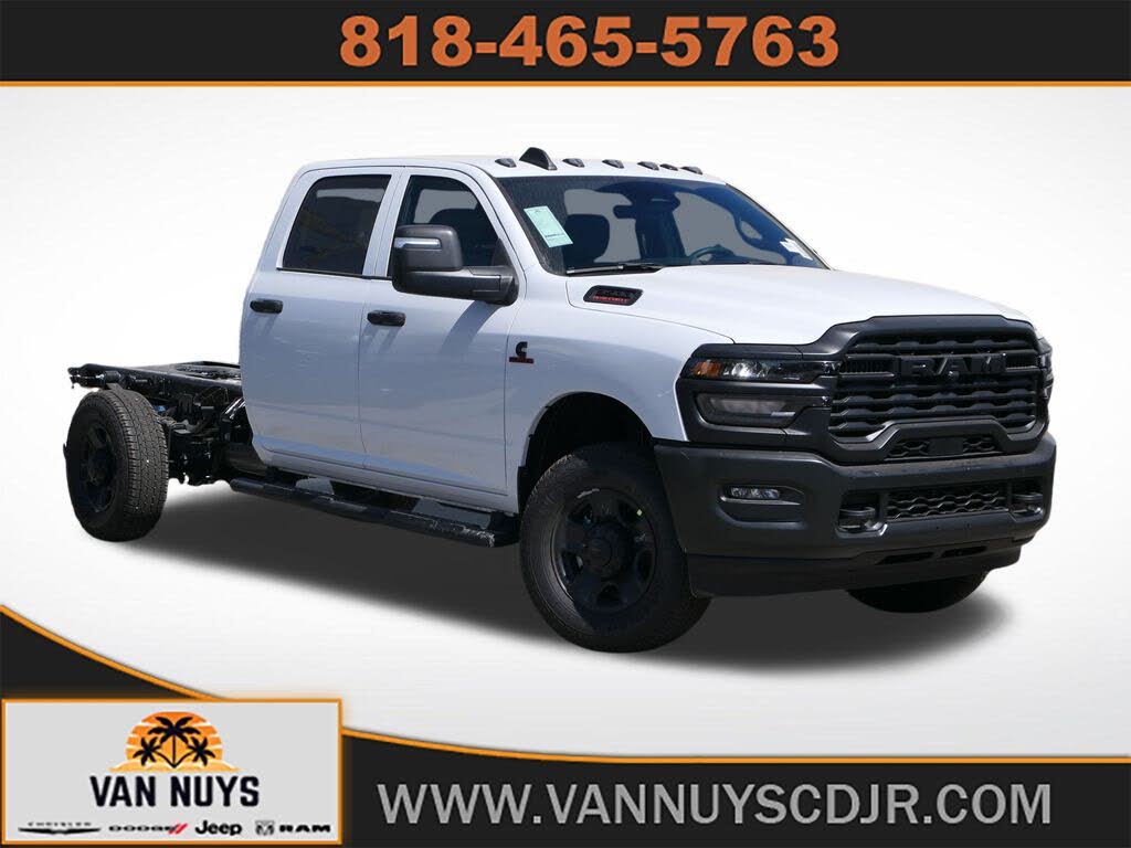 2026 RAM 3500 Chassis Tradesman Crew Cab LB RWD