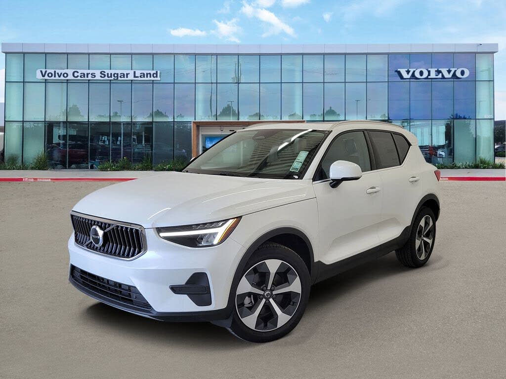 2025 Volvo XC40 B5 Core Bright Theme AWD
