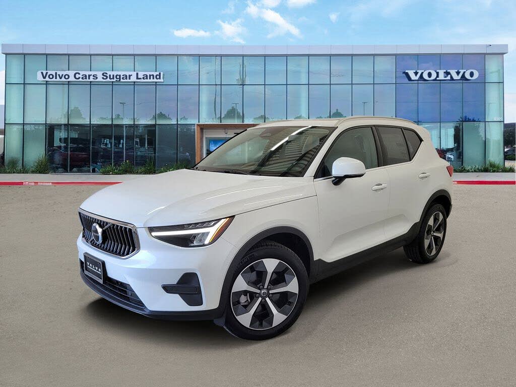 2025 Volvo XC40 B5 Core Bright Theme AWD