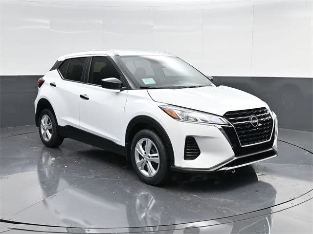 2025 Nissan Kicks Play S FWD