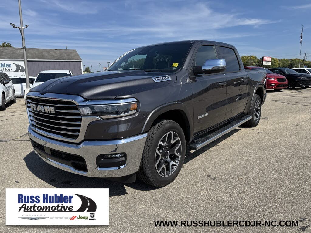 2025 RAM 1500 Laramie Crew Cab 4WD