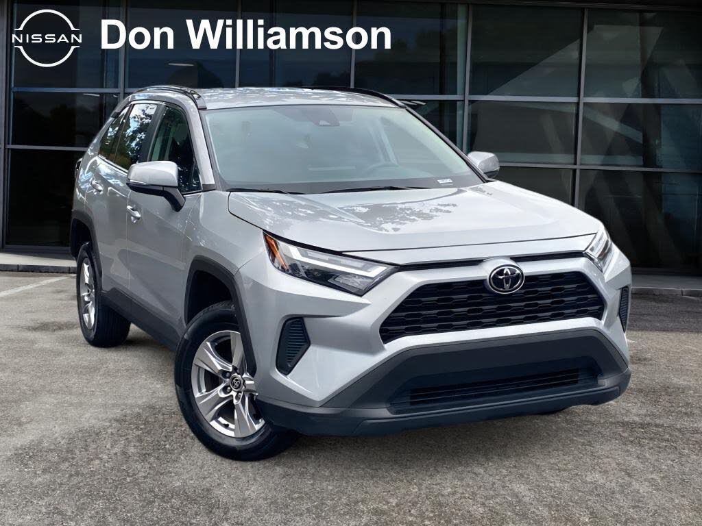 2024 Toyota RAV4 XLE FWD