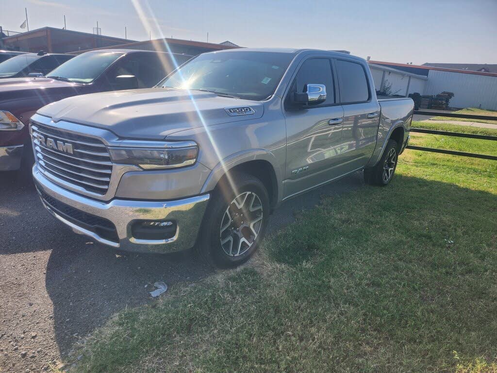 2025 RAM 1500 Laramie Crew Cab 4WD