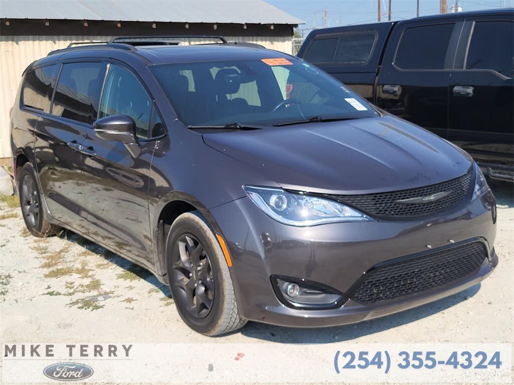 2018 Chrysler Pacifica Limited FWD