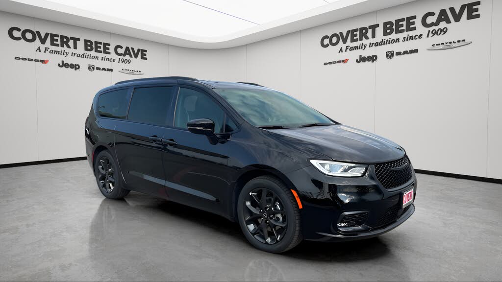 2026 Chrysler Pacifica Limited FWD