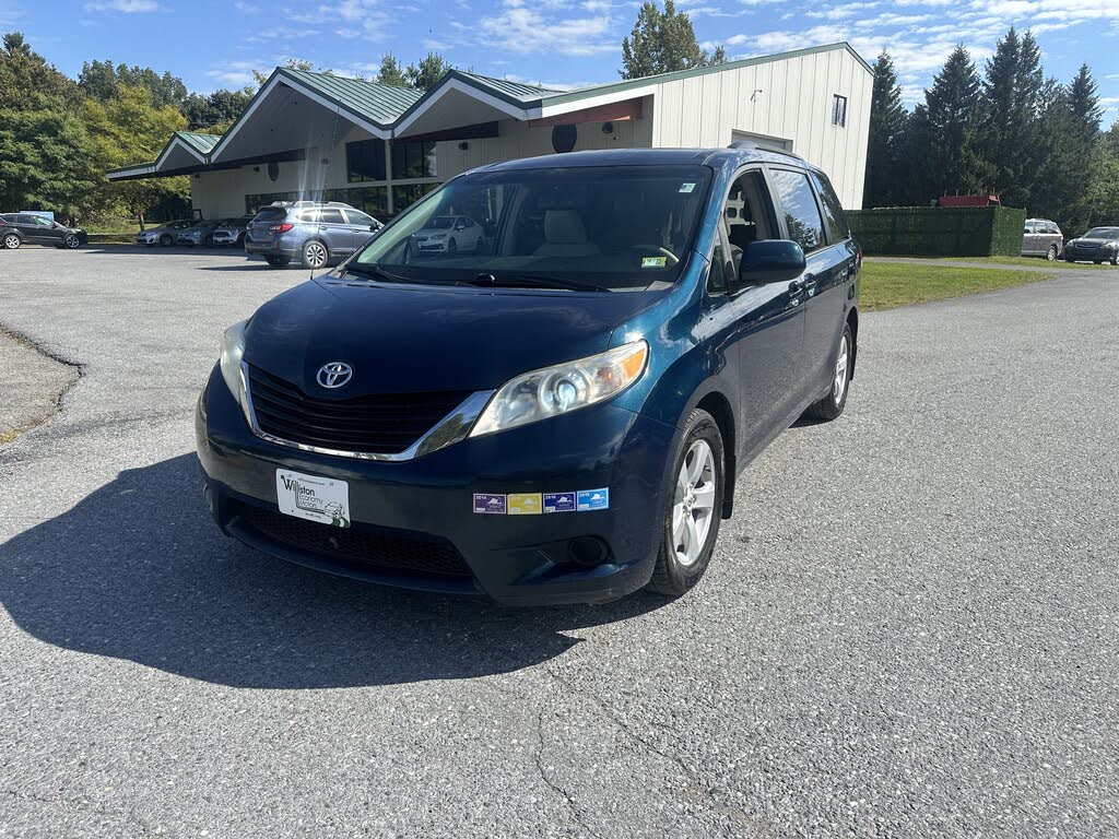 2012 Toyota Sienna LE 7-Passenger