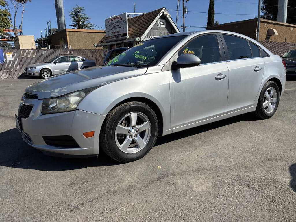 2013 Chevrolet Cruze 1LT Sedan FWD