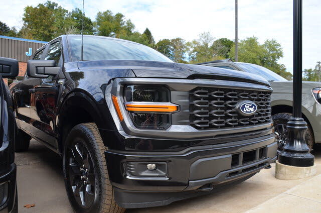 2025 Ford F-150 STX 4dr SuperCrew 4WD